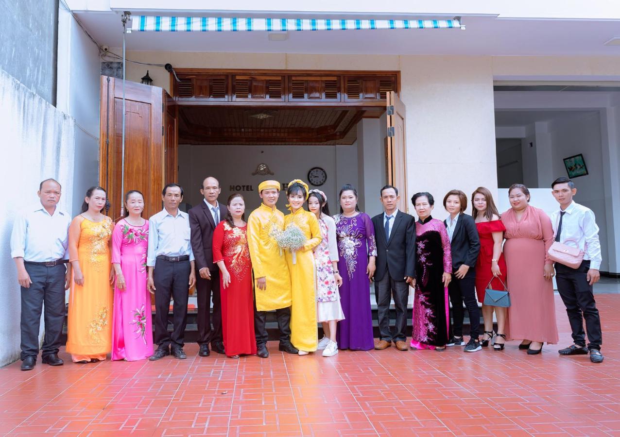 Khach San Son Ha Hotel Kon Tum ภายนอก รูปภาพ