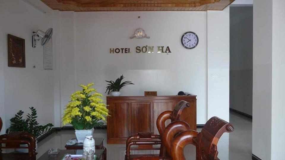 Khach San Son Ha Hotel Kon Tum ภายนอก รูปภาพ