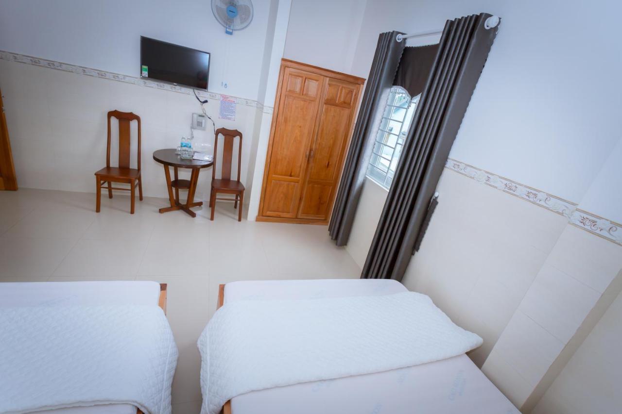 Khach San Son Ha Hotel Kon Tum ภายนอก รูปภาพ
