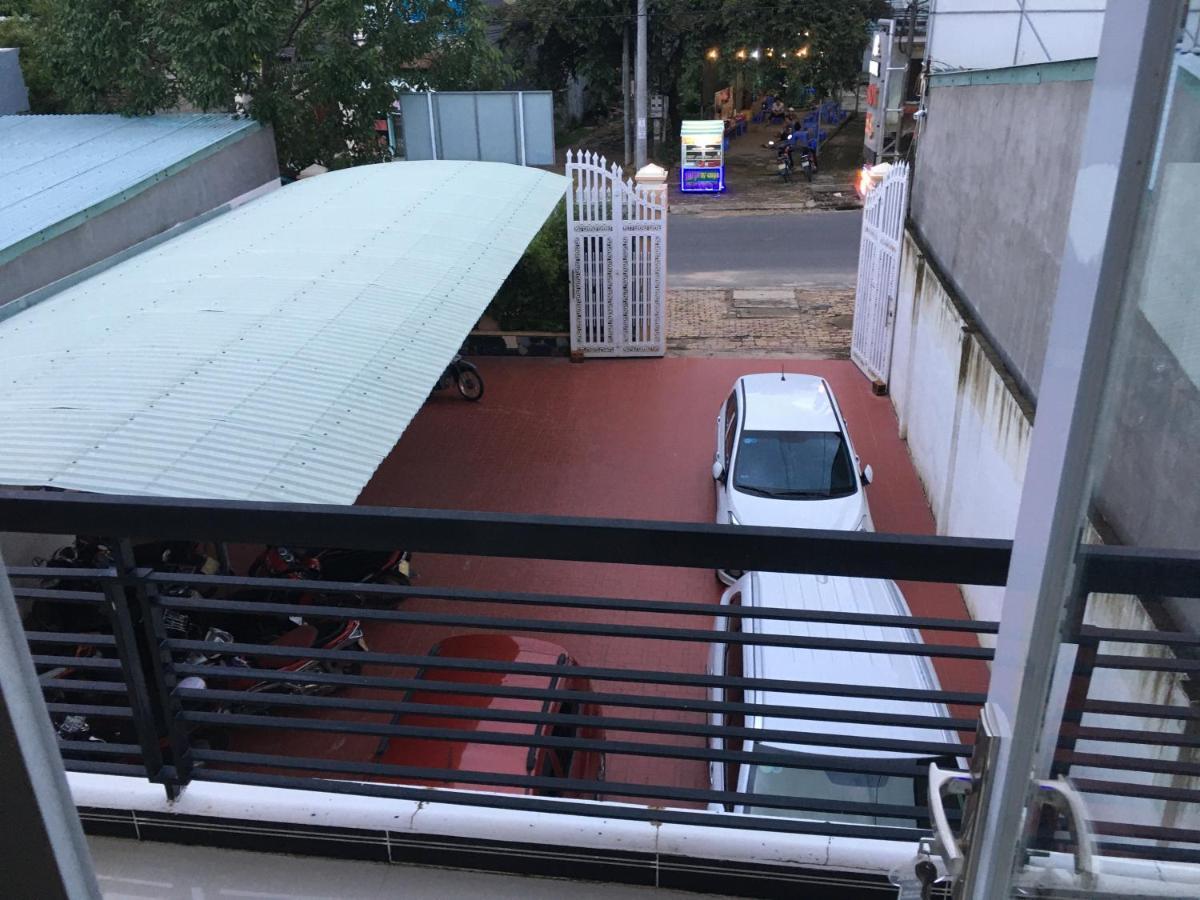 Khach San Son Ha Hotel Kon Tum ภายนอก รูปภาพ