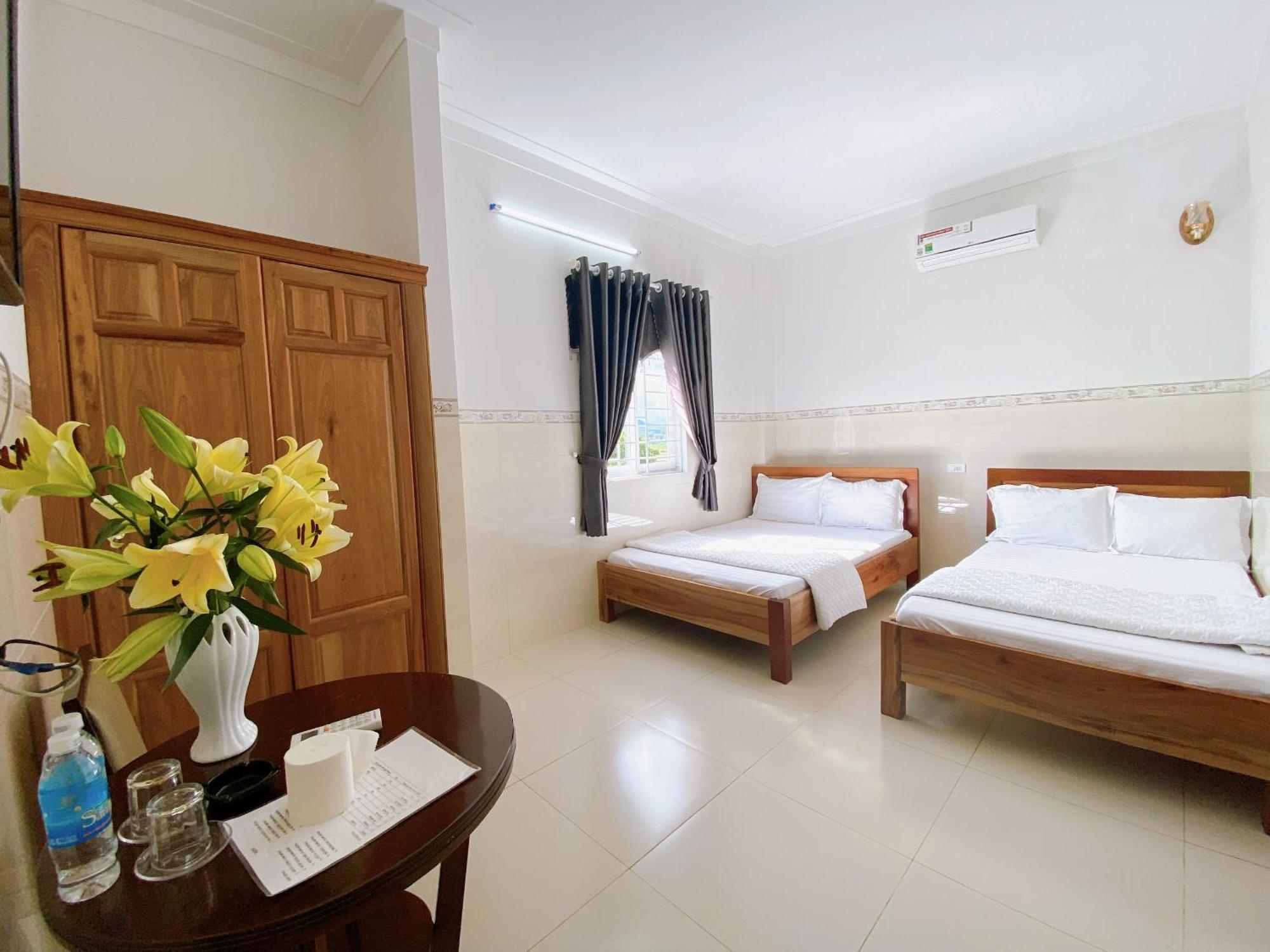 Khach San Son Ha Hotel Kon Tum ภายนอก รูปภาพ