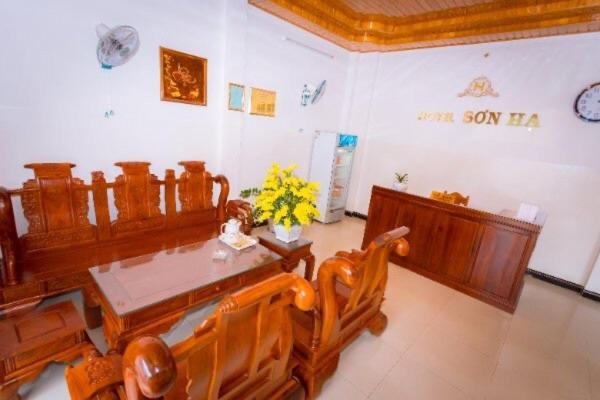 Khach San Son Ha Hotel Kon Tum ภายนอก รูปภาพ